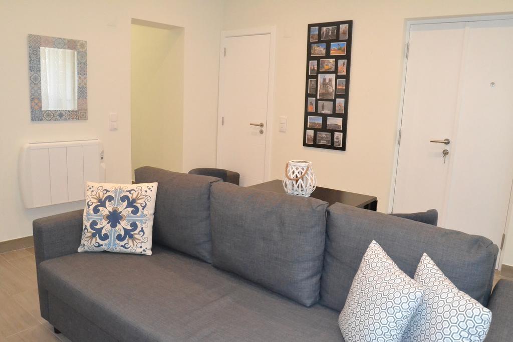 Appartamento New Charming Flat In The Heart Of Lisbona Esterno foto