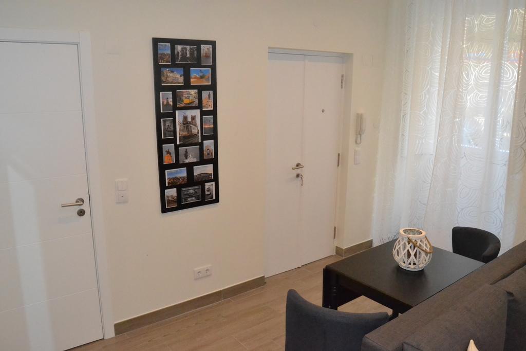 Appartamento New Charming Flat In The Heart Of Lisbona Esterno foto