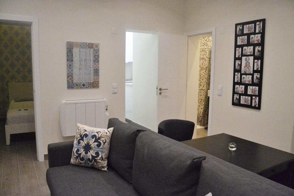 Appartamento New Charming Flat In The Heart Of Lisbona Esterno foto